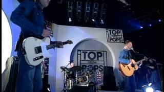 06 Pyramid Song Top of the Pops 2001  08  17 [upl. by Eidurt598]