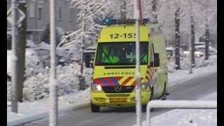 Ambulance 12155 glijdt rakelings langs camera onderweg naar a1 melding Velserbroek [upl. by Nesahc]