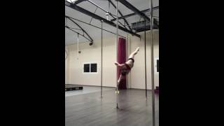 Laura Beatrice Songini training russian split Elbow lock and dragontail [upl. by Jeuz599]