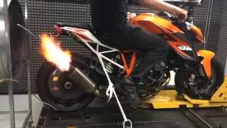 KTM Superduke 1290 R Akrapovic Evo 2 on Dyno vs stock [upl. by Anirad684]