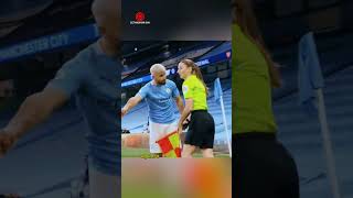 Pemain Bola vs Wasit Perempuan [upl. by Atiuqihs412]