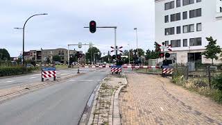 Doetinchem spoorwegovergangrailroad crossing NL [upl. by Obadiah513]