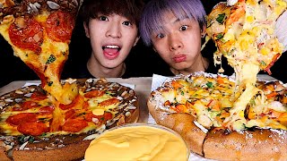 ASMR CHICAGO CHEESY PIZZA 🍕 PEPPERONI PIZZA 🍕 FT 波仔 Boris Eating Sound  MAR ASMR [upl. by Alsworth422]