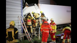 LKW durchbricht Lärmschutzwand  A7 Göttingen 5 Juli 2024 [upl. by Sonnie838]