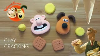 wallace and gromit cheese clay cracking 월레스 그로밋 치즈 점토 부수기 [upl. by Errised]