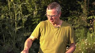 Hugh FearnleyWhittingstall cooks a delicious recipe on the Vulcanus Grill Kernow Fires Cornwall L [upl. by Aiyn]