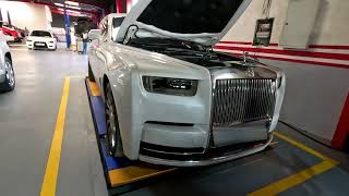 RollsRoyce Phantom 2017 Oil and Filter Change [upl. by Ahsitel]