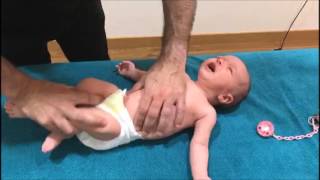 Masaje bebe con osteopatía visceral [upl. by Nolrac]