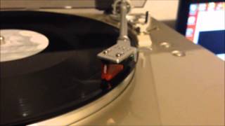 Denon DP 300F with Ortofon 2M Bronze [upl. by Yup]