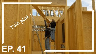 On construit un toit plat en bois avec des poutres en I  EP41 [upl. by Leonelle]