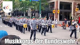 Bundeswehr marschiert durch die Straßen von Norfolk  Musikkorps der Bundeswehr Parade  Marschmusik [upl. by Nnylorac]