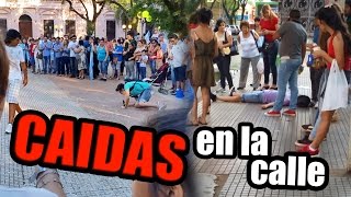 BROMAS EN LA CALLE  CAÍDAS Y GOLPES [upl. by Llerud358]