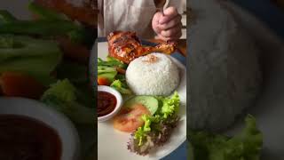 Barbeque Chicken youtuber barbequechicken barbequesauce balifood balivlogs balifoodrestaurant [upl. by Assilat]