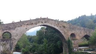 Salto desde el Puente Romano de Cangas de Onismp4 [upl. by Zacek694]