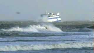 C3PO Starwars navigate the ferry to Vlieland in stormy weather 1080p [upl. by Luapnoj]