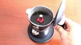 How to make an Italian coffee with a moka [upl. by Colwin]