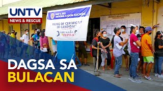 Mga magpapalit ng rehistro dumagsa sa voter registration sa Bulacan [upl. by Arykahs935]