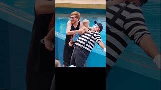 O mímico Tom entrou em pânico 😲😮😂🤣 tomthemime seaworldmime seaworldorlando funny viralshorts [upl. by Asoramla298]