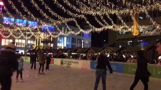 Die Eisbahn auf dem Kennedyplatz ist eröffnet [upl. by Ilrahc]