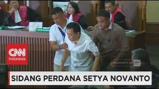 Ling  Lung Setnov Saat Ditanya Hakim Tipikor Pengadilan Perdana Setya Novanto Kasus Korupsi eKTP [upl. by Kendy]