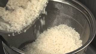 How to Make Sushi Rice  French [upl. by Ettenawtna]