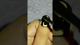 Yellow amp black nail colour 💅nails nailart naildesign nailtutorial youtubeshorts shorts [upl. by Feldstein]