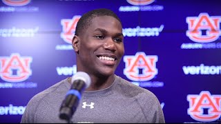 Does Kerryon Johnson have the best Twitter game at Auburn [upl. by Violante]