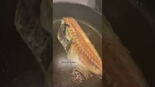 How to fry fish with less oil shorts [upl. by Haimrej]