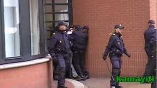 Agression mortelle des racistes policiers Hollandais sur un ivoirien [upl. by Thorlie]