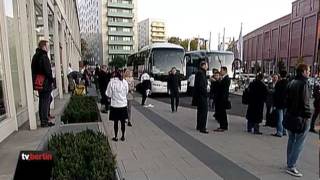 Demonstranten pöbeln bei Wohnungssuche in Berlin [upl. by Josler]