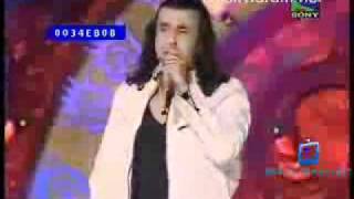 Sonu Nigam singing Tees Maar Khan [upl. by Scherle769]