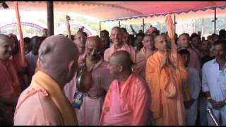 Lokanatha Swami  Gurupuja kirtan  ISKCON Tirupati 2007  24 [upl. by Quint752]